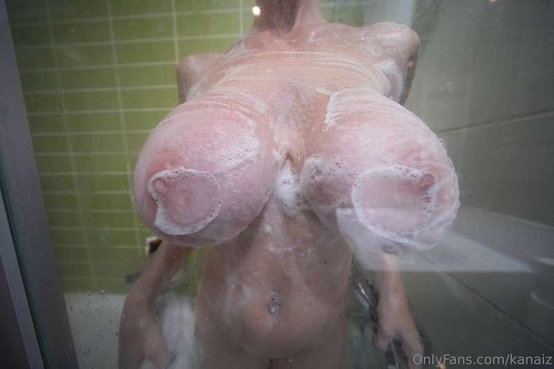I clean my tits 😅
