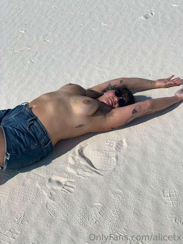 That time I got naked at white sands national park 🤭 These p..