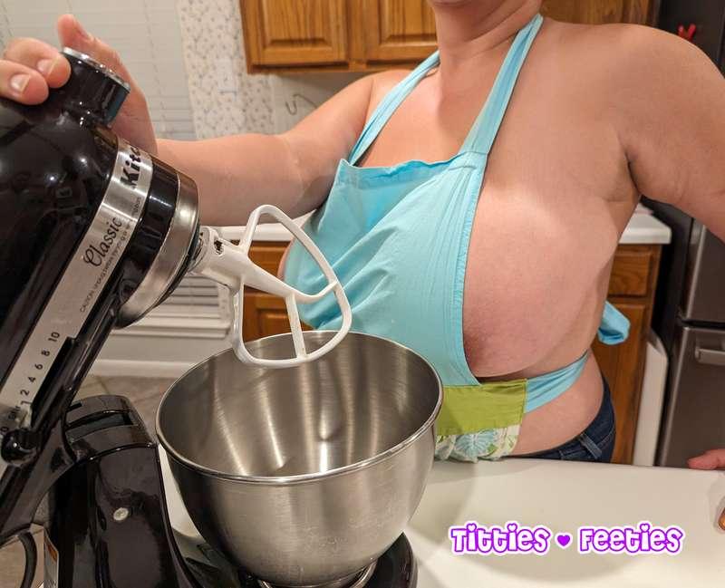Does anyone want to bake with me?