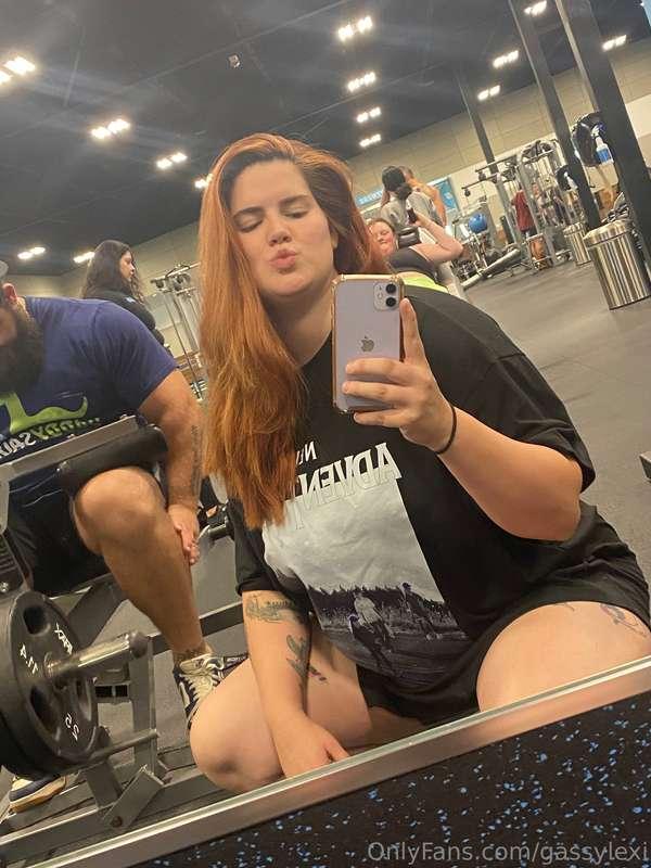 In the gym, working and farting my booty off