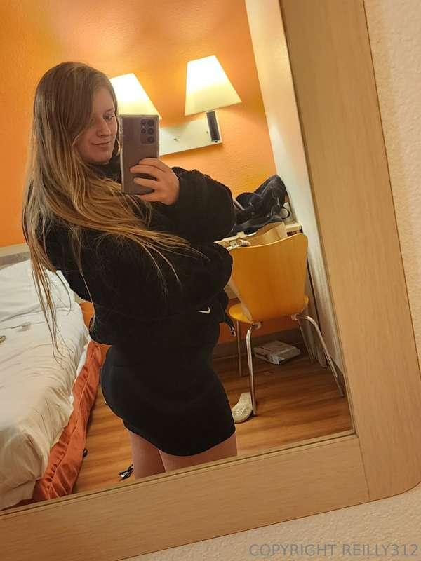Messy hotel pics 😝