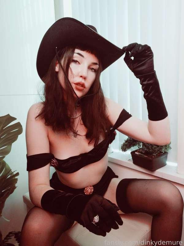 dinkydemure image #2