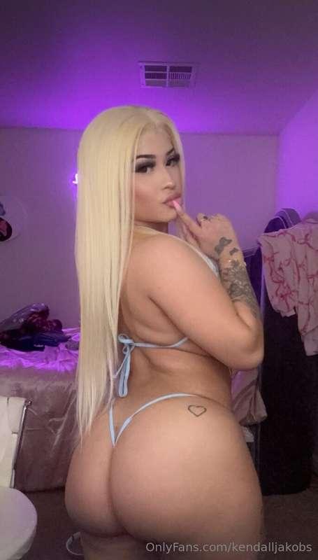 Omg!! @latinabratt69 just dropped out of college to start an..