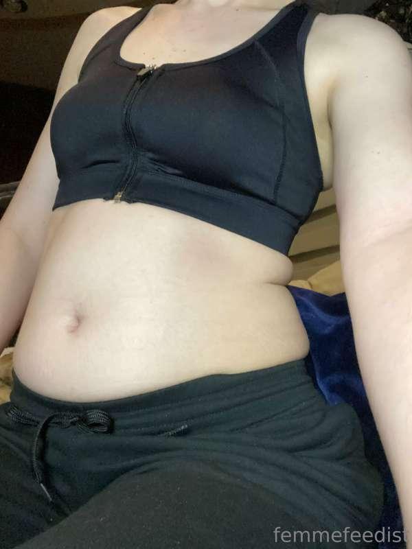 Late night pudgy tummy appreciation pics 😍😍😍