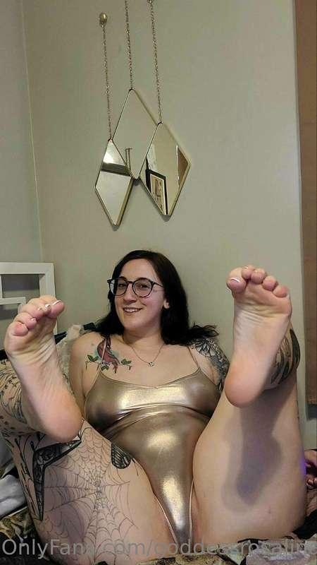 Craving excitement? Join me @rosalinaryder for daily nude po..