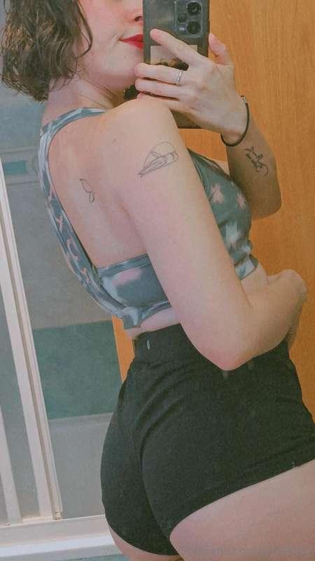 Tengo muchas fantasías que me encantaría cumplir en el gym ¿..