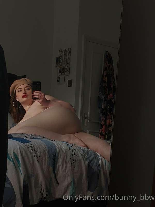 The beret stays ON when you eat my ass 👅