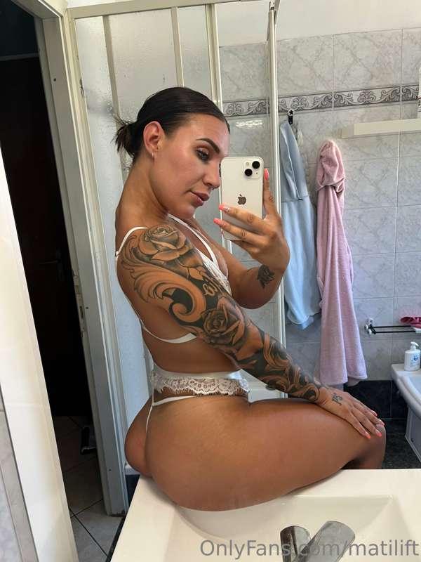 Nuovo contenuto in bagno😋 seguimi per i migliori video e fot..