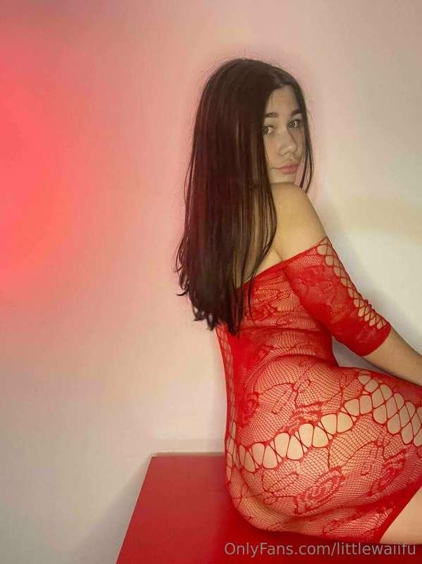 Do you like my red dress?👀 Do you prefer brightly colored cl..