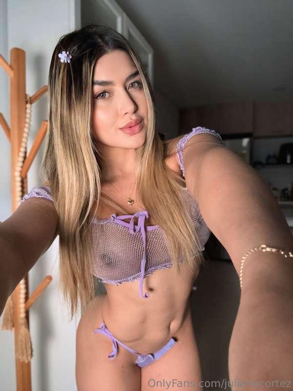 u like when i hold em like this huh 😈