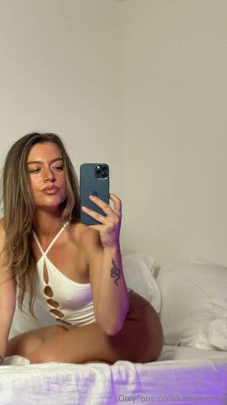 is anyone else bored and just like slightly horny?💦 message ..