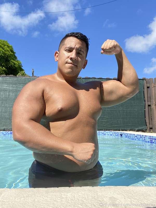 Did a lil photo shoot in my pool. Which one is your favorite..