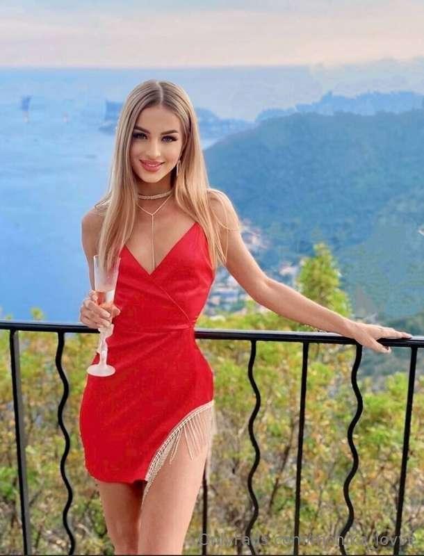 Subscribe for FREE @annahott11 💋
Your pink pussy queen @anna..