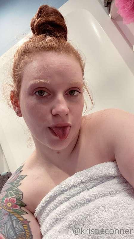 Who wants to shower w me? 🥺🥵
