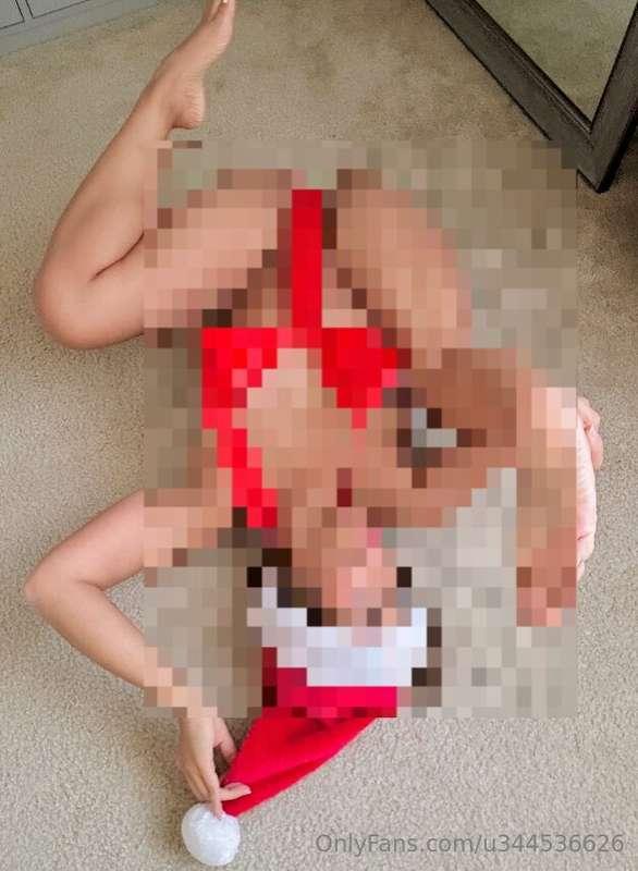 Cum Unwrap your present =) @4play_vip for Uncensored posts 