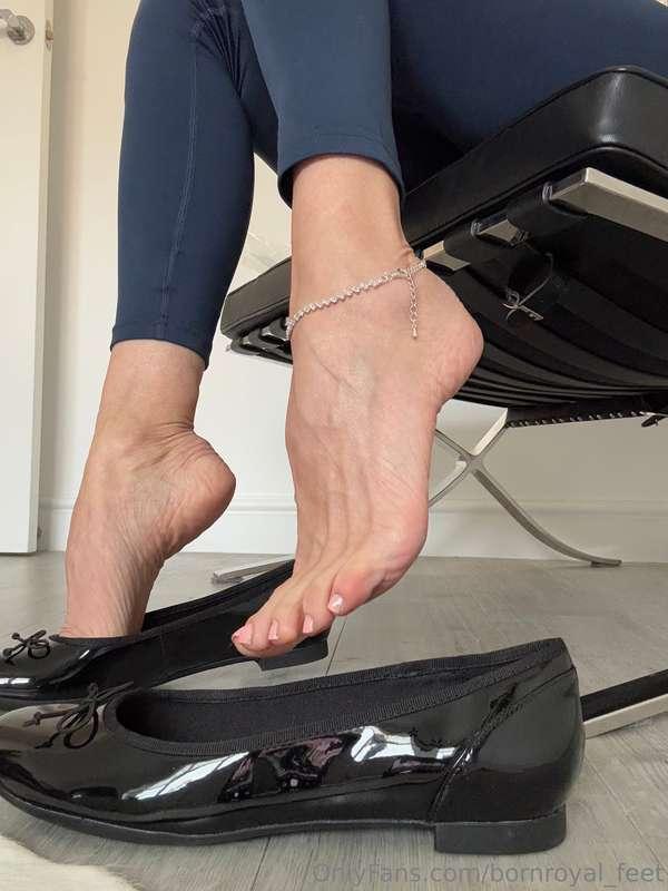 Are you into stinky and sweaty flats? I’mgoing to make these..
