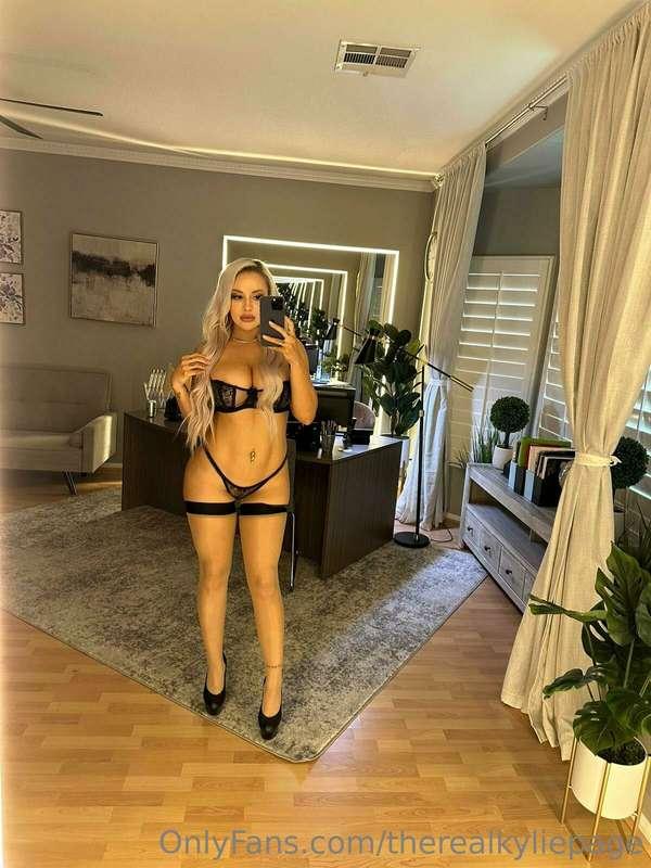 Tell me, how would you make me cum? 🫠🔥