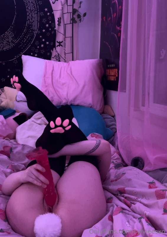 sylvieesxo image #1