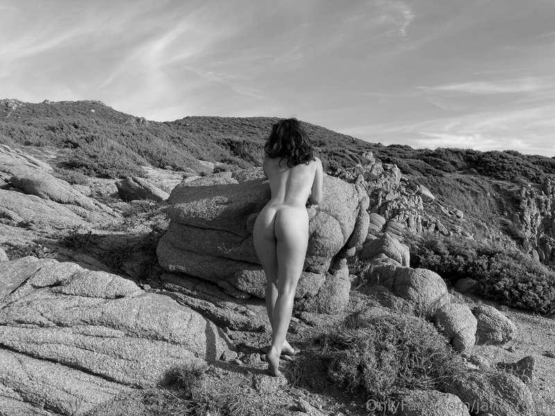 Est ce que le paysage te plait ? 

Do you like the landscape..