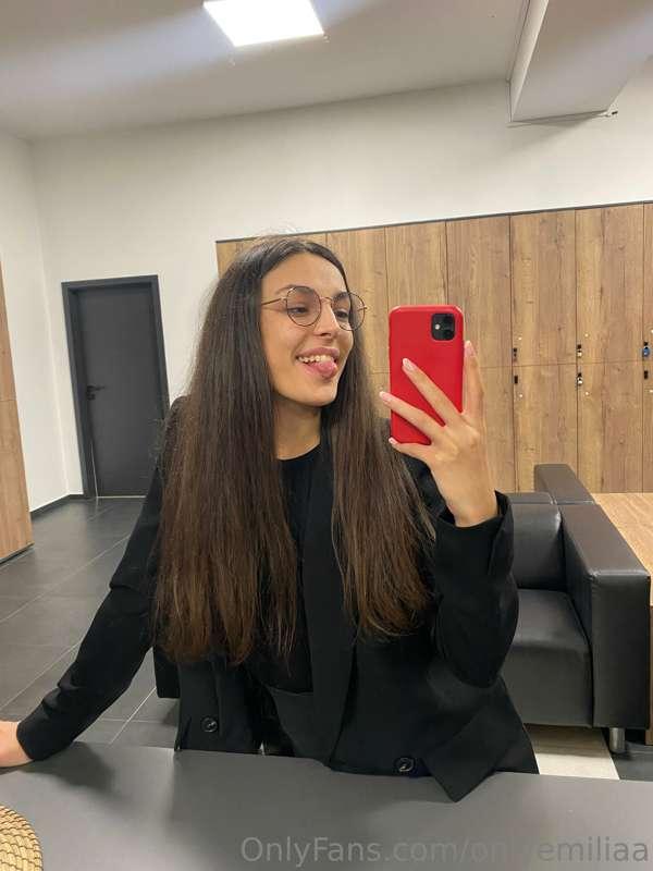 My look today, do you like my glasses?🐱