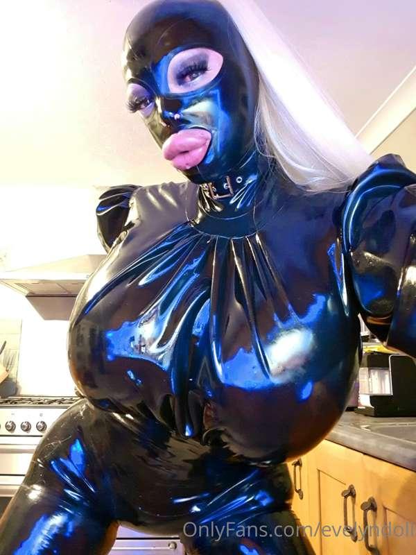 Need your throbbing hard cock so I can finish my outfit with..