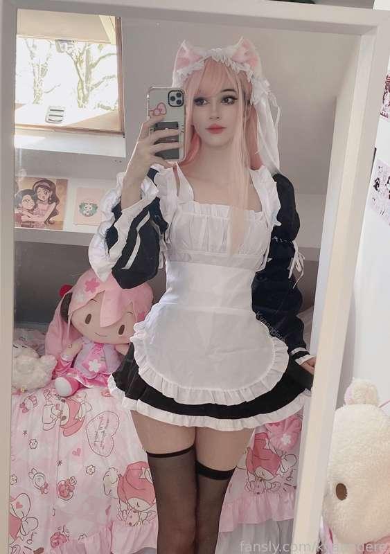 Hiiii cuties&lt;3 look at these super cute cat ears I got 🥰 had to put on the maid dress ofc 