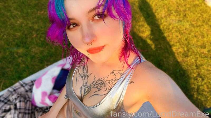 i found some pics i did on lake this summer! ˚˖𓍢ִ໋`🌿:✧˚.📷⋆𖧧
it was a super hot day, i’m not sure what the temperature but it must have been 30 or 35 degrees outside :&gt;

well since it was hot out so the water was like the perfect balance between warm and cold, and it got even cooler at the evening. just the water around me, the sun setting and turning the sky to different colours, a slight breeze… it was so beautiful. i could be happy sitting in the water for hours xD
what kinds of memories do you have about summer?

☆ #fyp #cute #anime #natural #piercing #amateur #alt #emo #punk #slimthick ☆