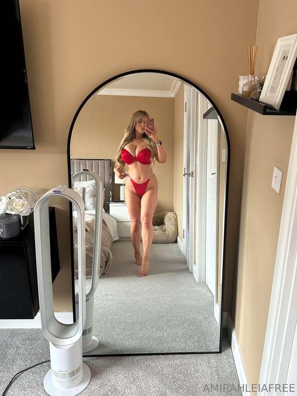 Mirror selfie 🤳 