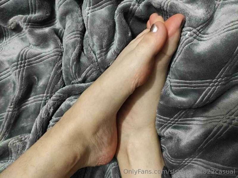 golden nails