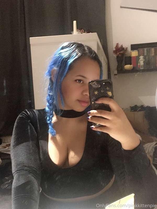 just a casual pic with boobs, because I felt very cute and s..