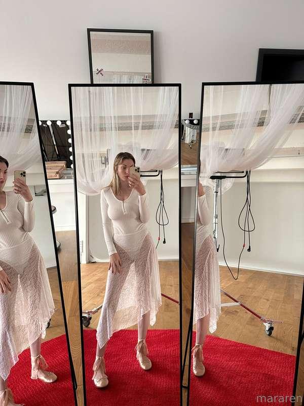 Playful elegance in an innocent moment of joy 🥰