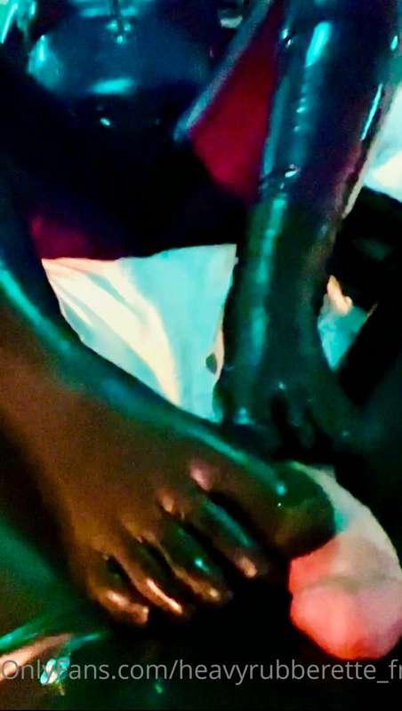 heavyrubberette_free image #1