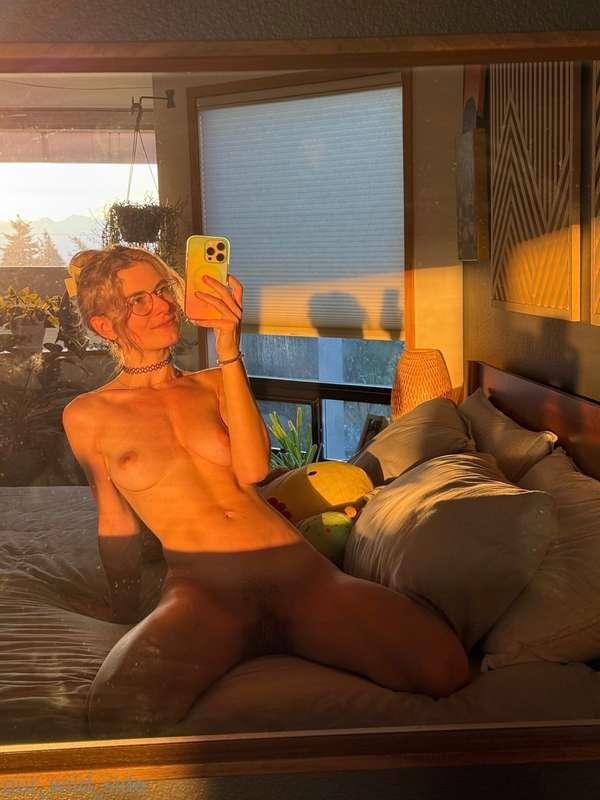 Tonight’s sunset was 😚🤌🏻 🌅 Featuring another dirty mirror 