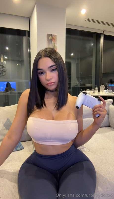 Push my buttons and see what happens 😼 🎮