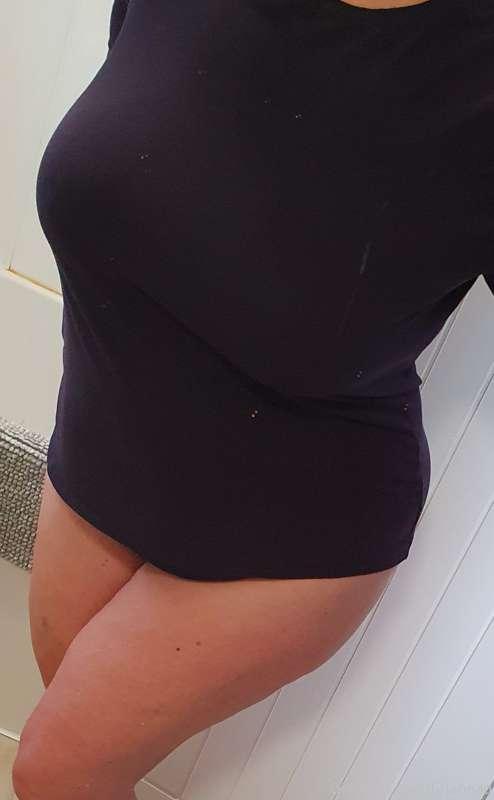 Can't beat a hot shower on a rainy day! Lovely and steamy no..