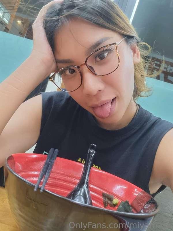 Eat with me or eat me?😜😁🤤