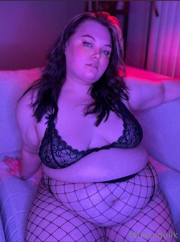 There’s $200 worth of lingerie in my cart, contribute to the..