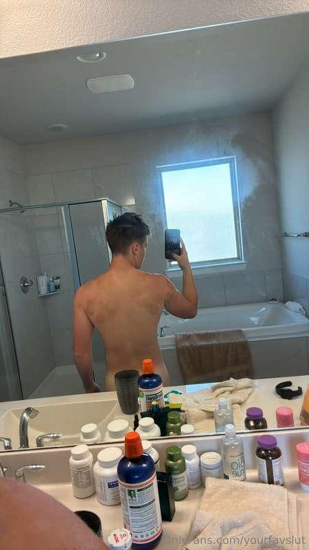 Oopsiee where did my clothes go 😜