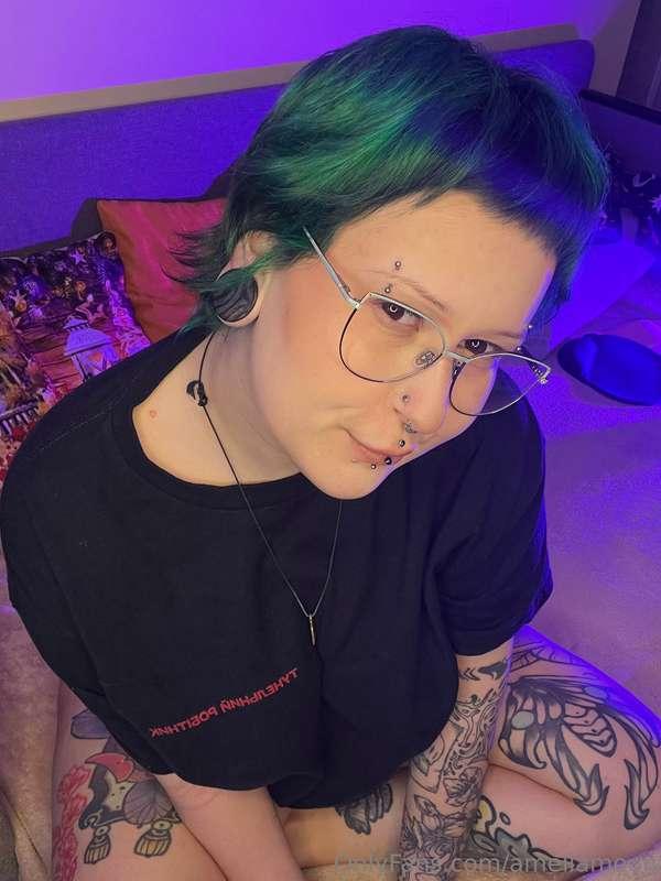 hey! what do you think I saw here?👀 I bet you can’t guess!💜