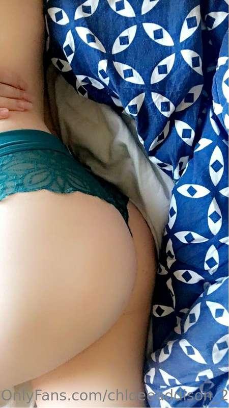 Happy Sunday, Bum Day 🍑