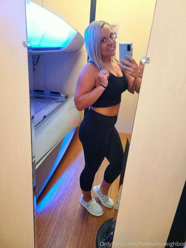 Hi guys!! This is my free account where you can unlock posts..