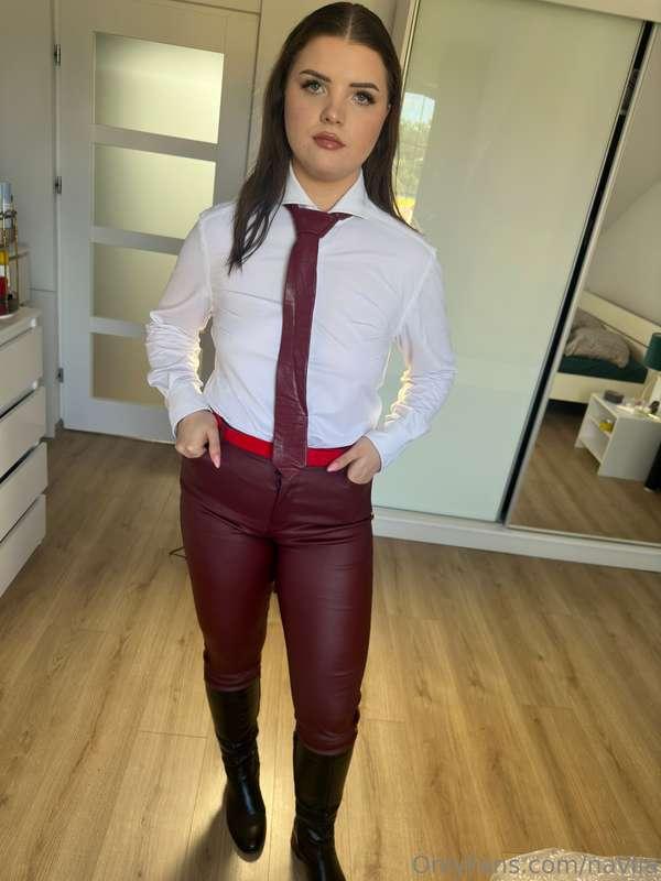 red leather pants and leather tie 😍💕