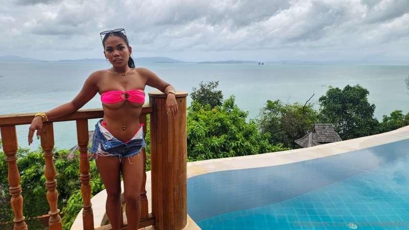 What an amazing view....and the Ocean looks nice too right?