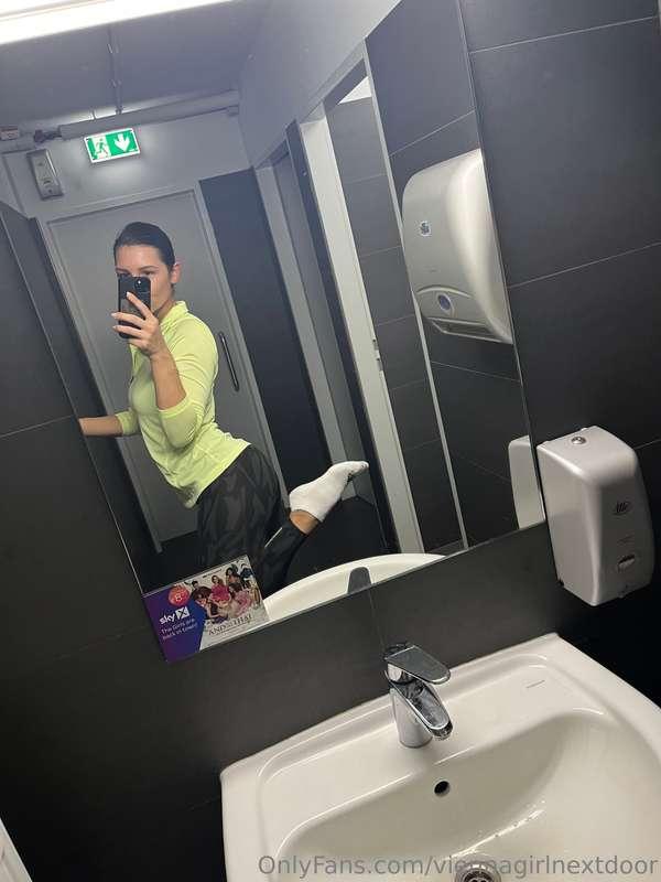 viennagirlnextdoor image #1