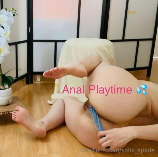 Watch me squirt all over the floor with my two toys 💦 openin..