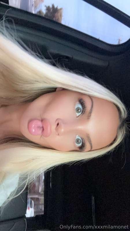 Do you like my eyes?🥰