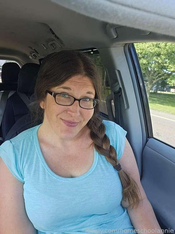 Going out to get in some trouble. 😉

#car #braids #hotwife #milf #glasses #public #driving 