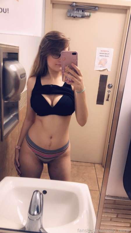 misty_reine image #1