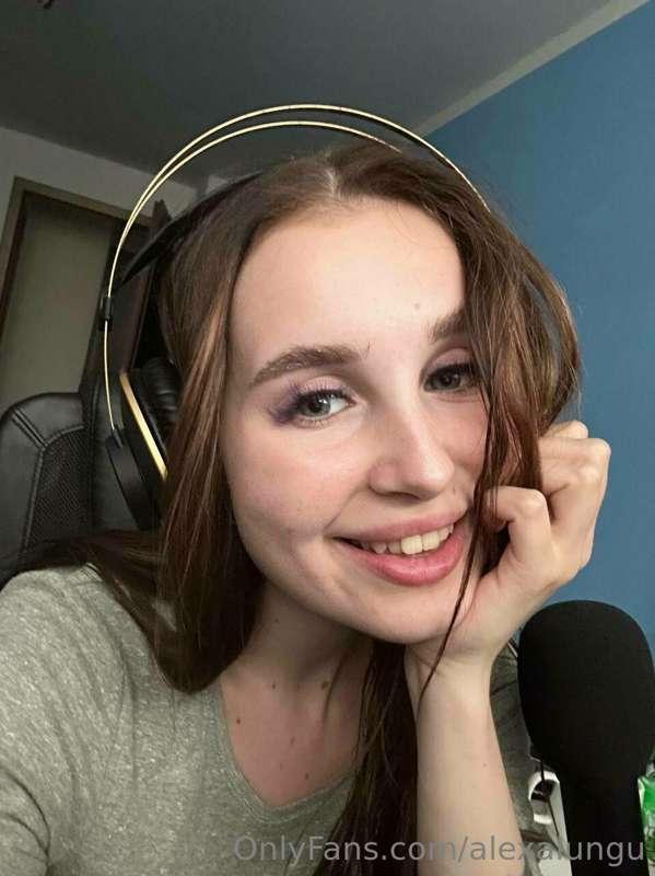 What do you want to play with me?🥰