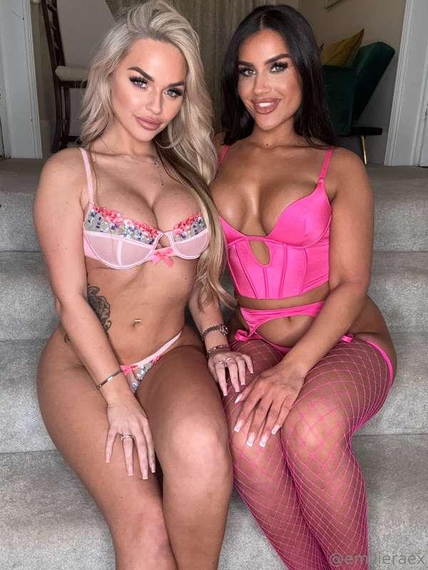 Every blonde needs a filthy brunette who’s pretty in pink, l..